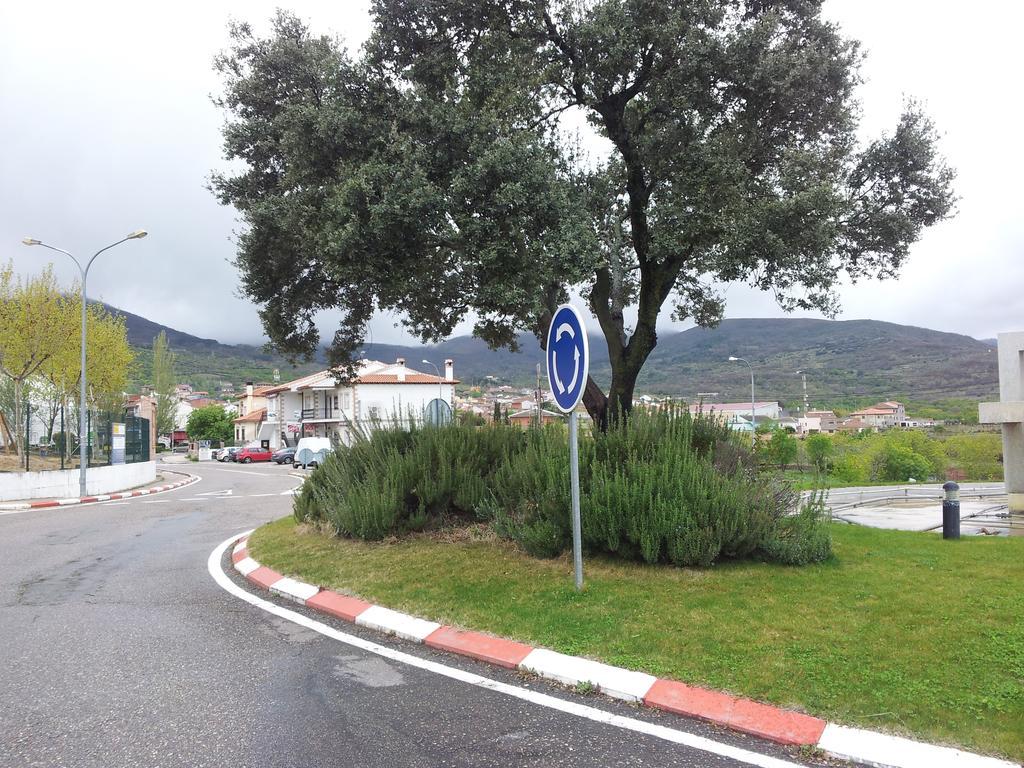 Alojamiento Cr Cuatro Caminos San Pablo de los Montes Exteriör bild