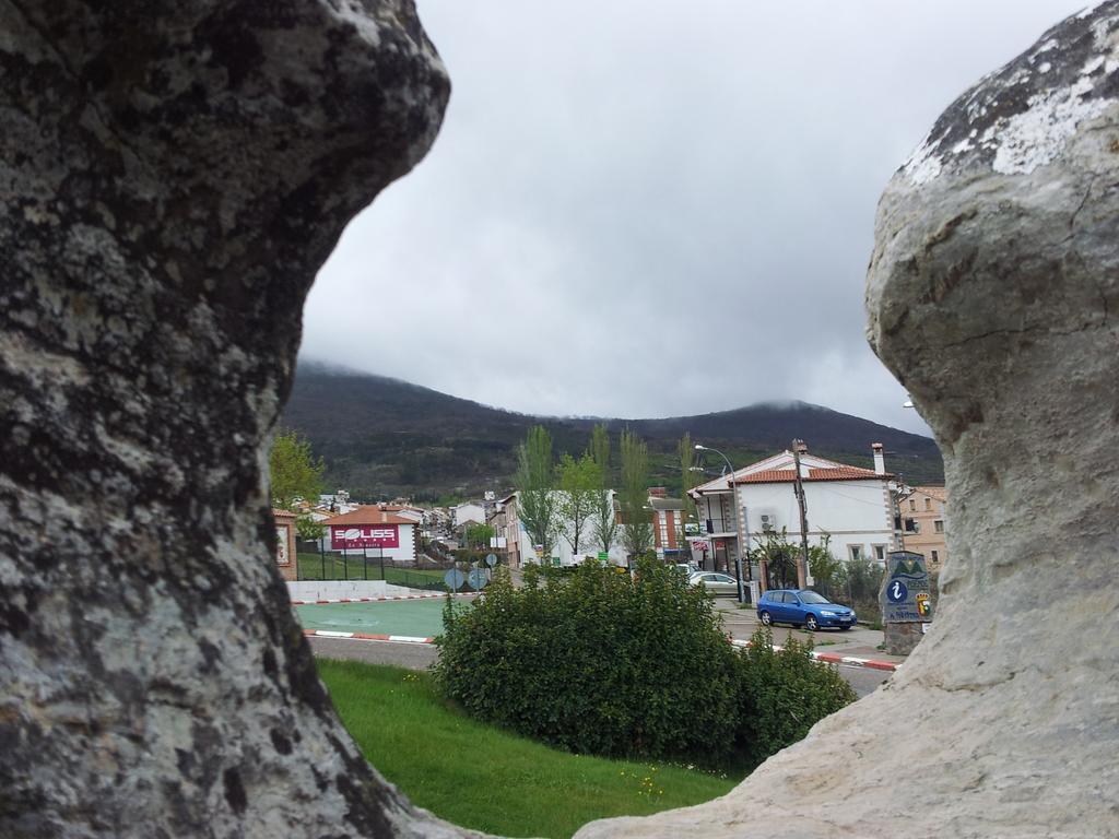 Alojamiento Cr Cuatro Caminos San Pablo de los Montes Exteriör bild